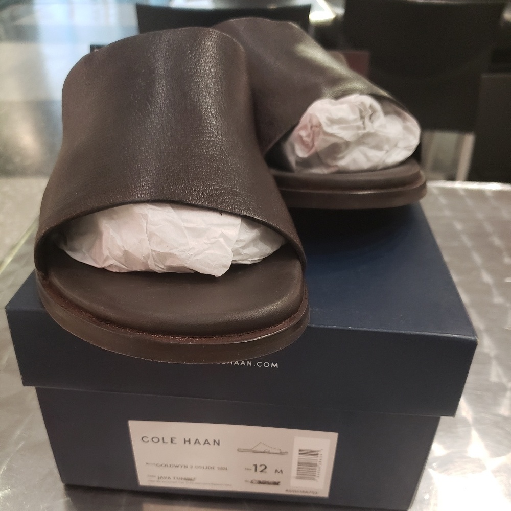 Pair cole Haan slides